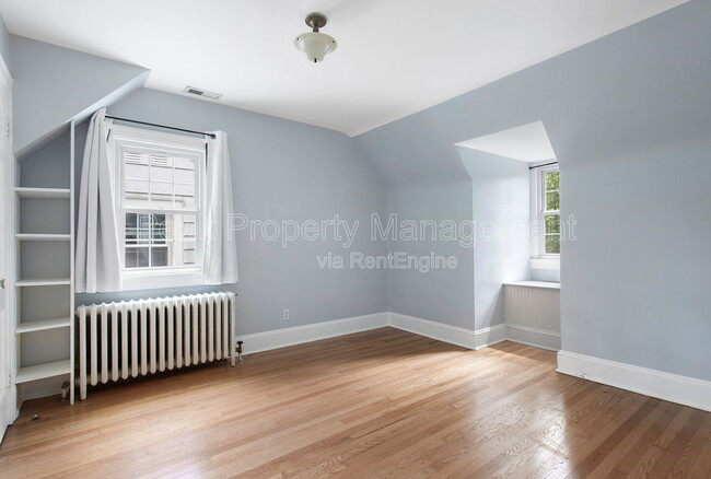 Building Photo - 1500 Cedar Ln