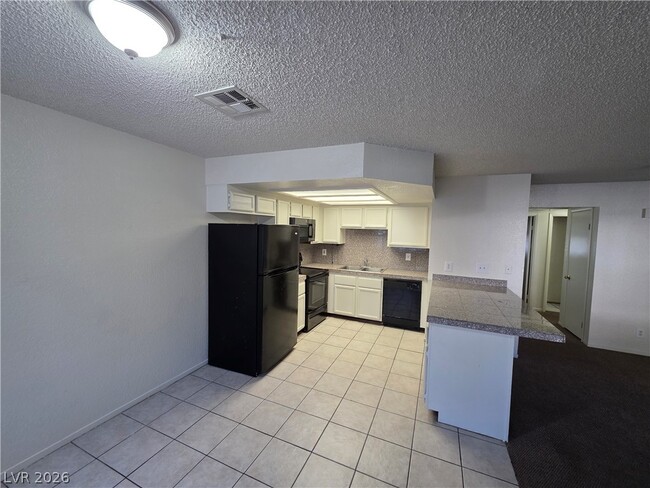 Building Photo - 2724 Otter Creek Ct