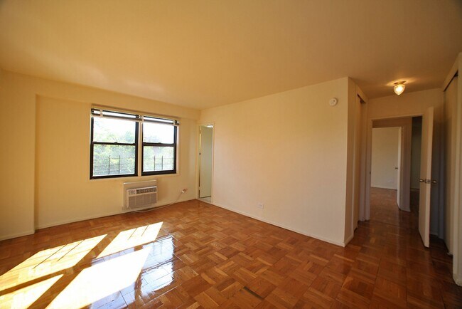 Building Photo - 2750 Homecrest Ave