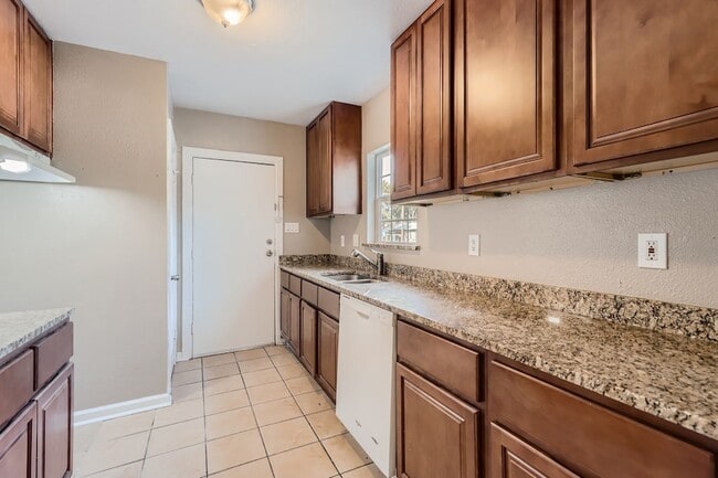 Building Photo - 224 E Boyd St