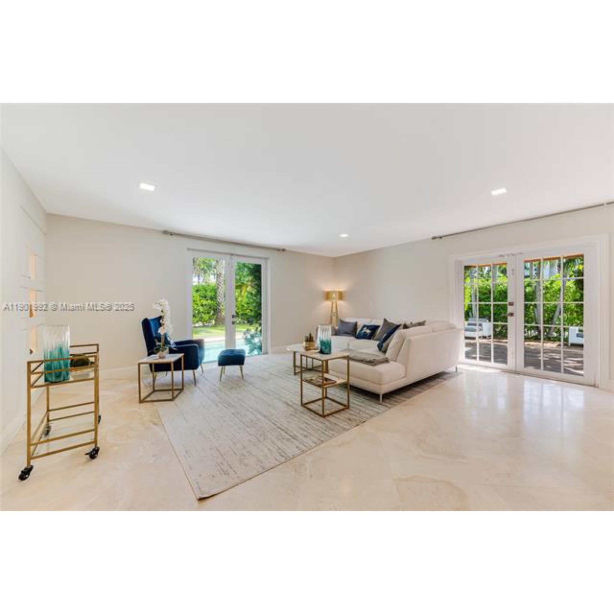 Building Photo - 140 N Hibiscus Dr