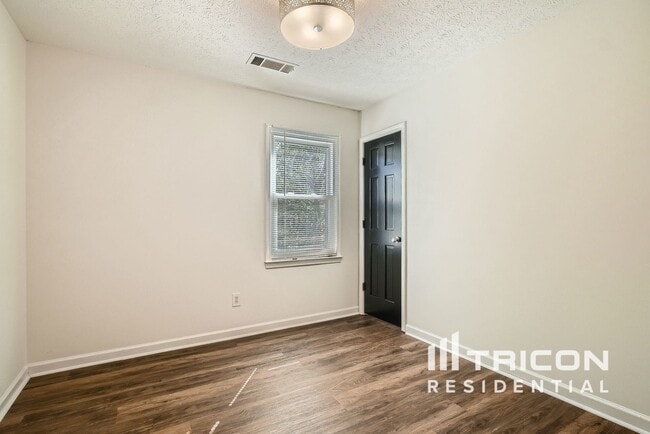 Building Photo - 75 Picketts Ridge Ct