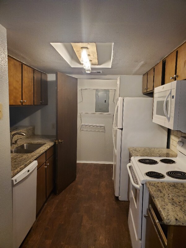 Building Photo - 1305 Camp Craft Rd