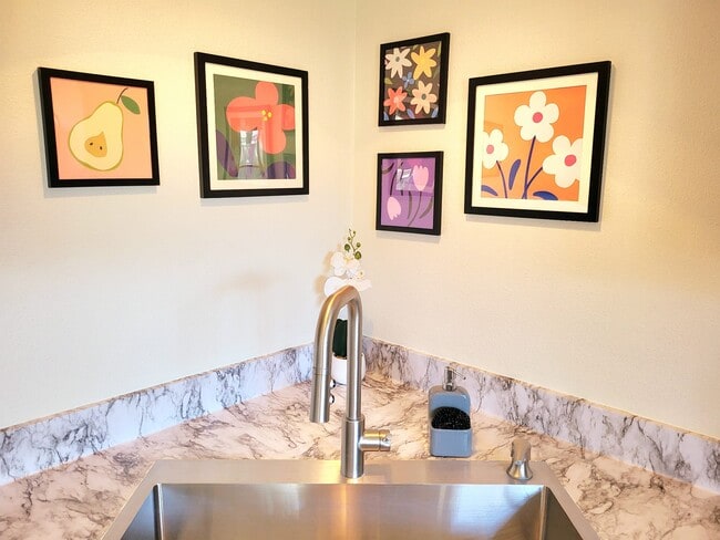 Building Photo - 5260 Collins Rd