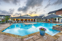 Building Photo - The Townhomes at Lake Park