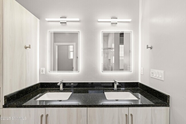 Building Photo - 4358 Capistrano Ave