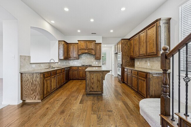 Building Photo - 11295 Apple Valley Dr