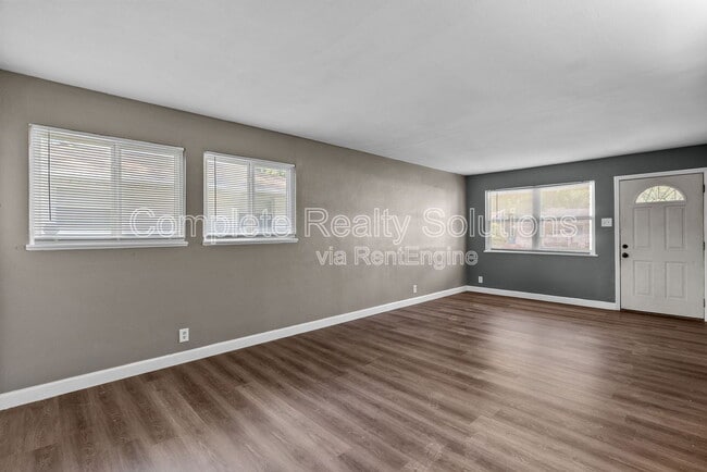 Building Photo - 10720 Spring Garden Dr