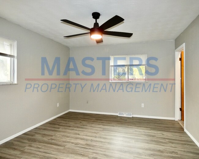 Building Photo - 2017 Garden Ln