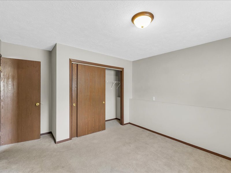 Building Photo - 112 W Raab Rd