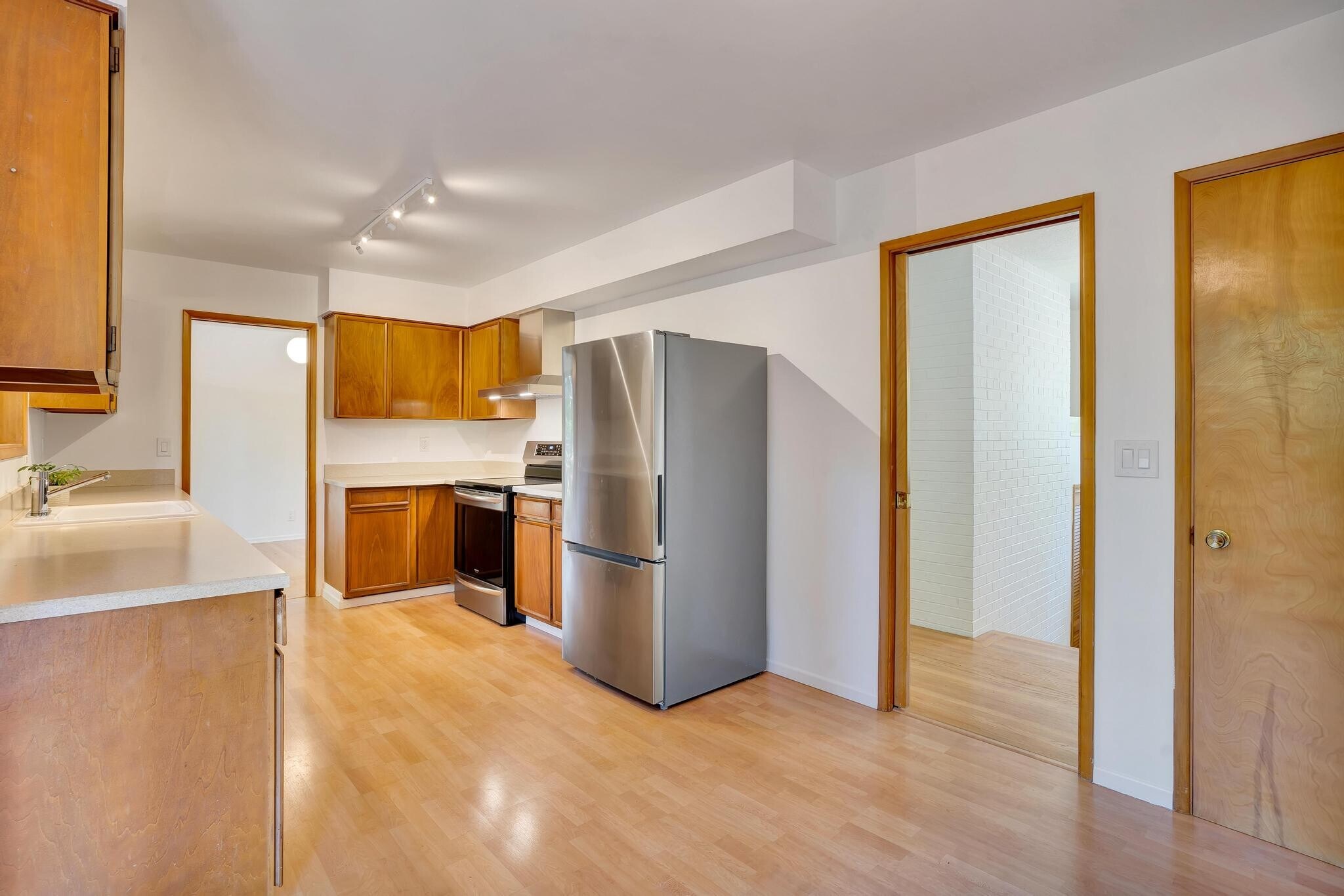 Kitchen - 1931 Mapleleaf Ct