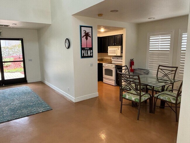 Clubhouse - 3448 Hathaway Ave