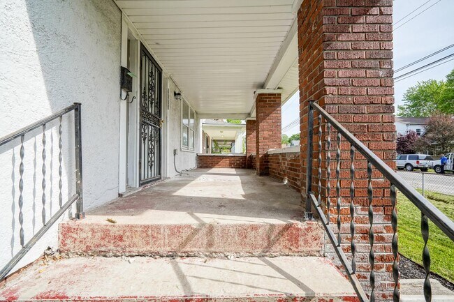 Building Photo - 3512 N Illinois St