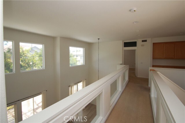 Building Photo - 19 Benavente