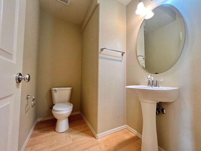 Building Photo - Beautiful 3-Bedroom Home in Hillsboro’s Desirable Arbor Roses Community!