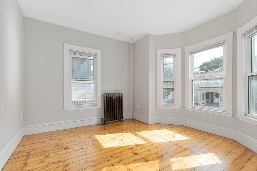 Building Photo - 103 Summer St