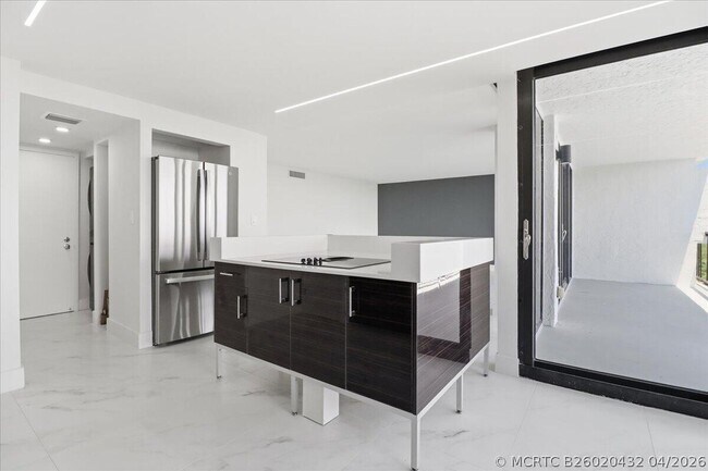 Building Photo - 936 Intracoastal Dr