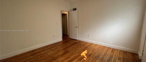 Building Photo - 726 Meridian Ave