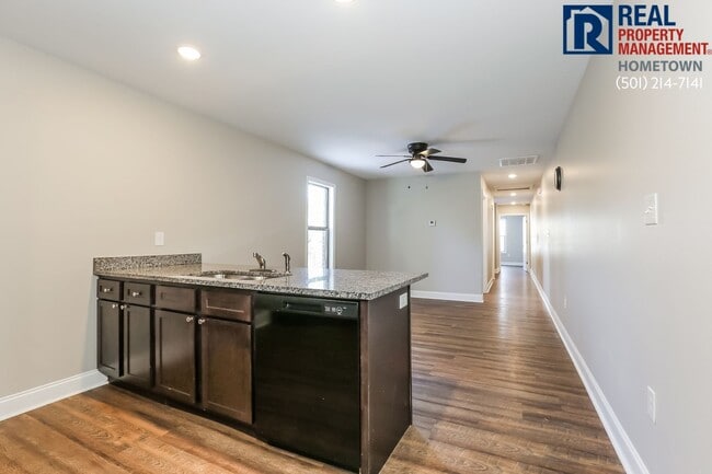 Building Photo - 875 Jane Dr