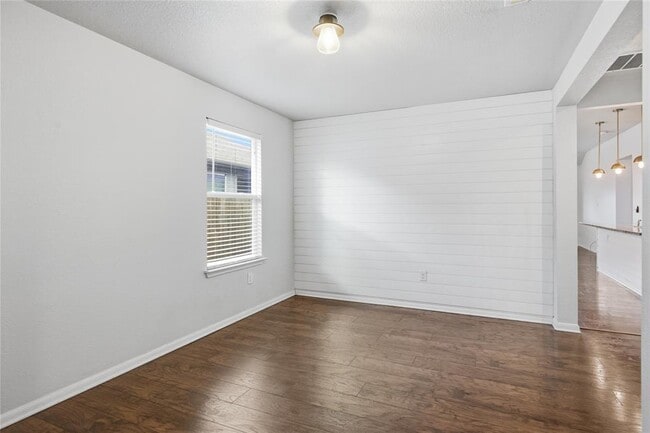 Building Photo - 11912 Jamie Dr