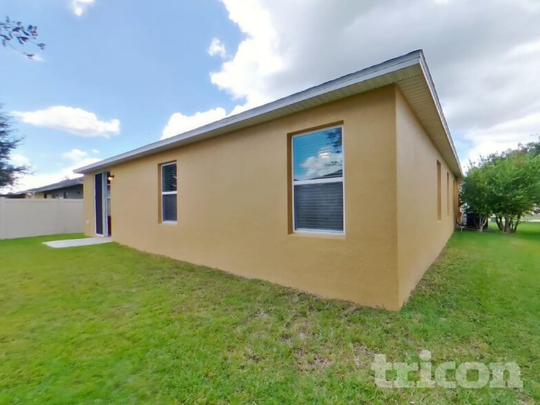 Building Photo - 1617 Tamarind Rd