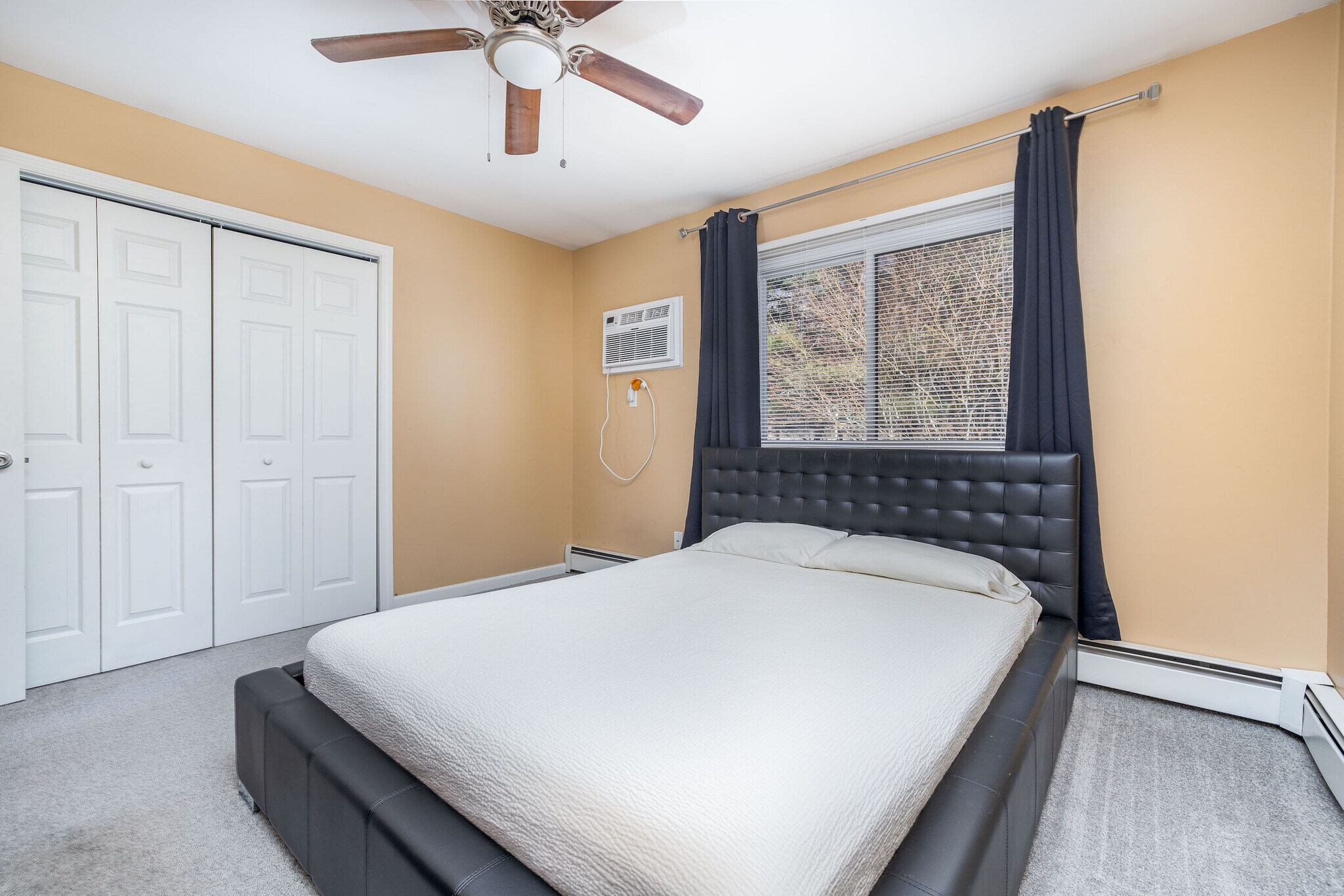 Building Photo - 15 Lake Dr