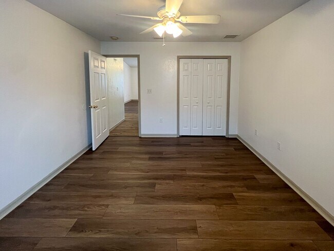 Building Photo - 3BR/2BA Home in Gated Turkey Creek!