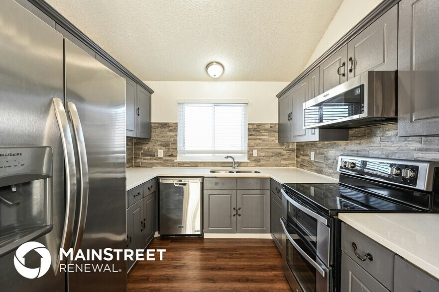 Building Photo - 17476 E Plateau Dr