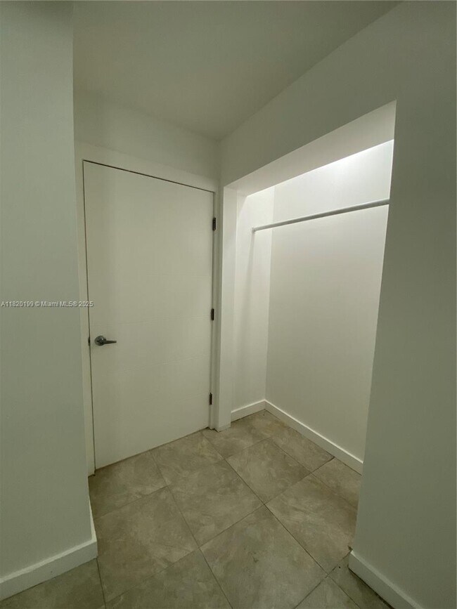 Building Photo - 1351 NW 45th St