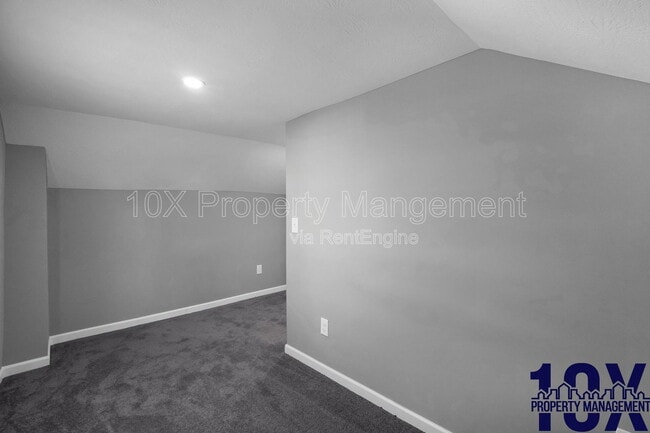 Building Photo - 2767 Hiawatha St