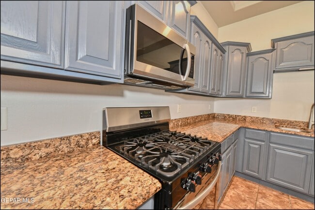 Building Photo - 11651 Dos Palmas Dr