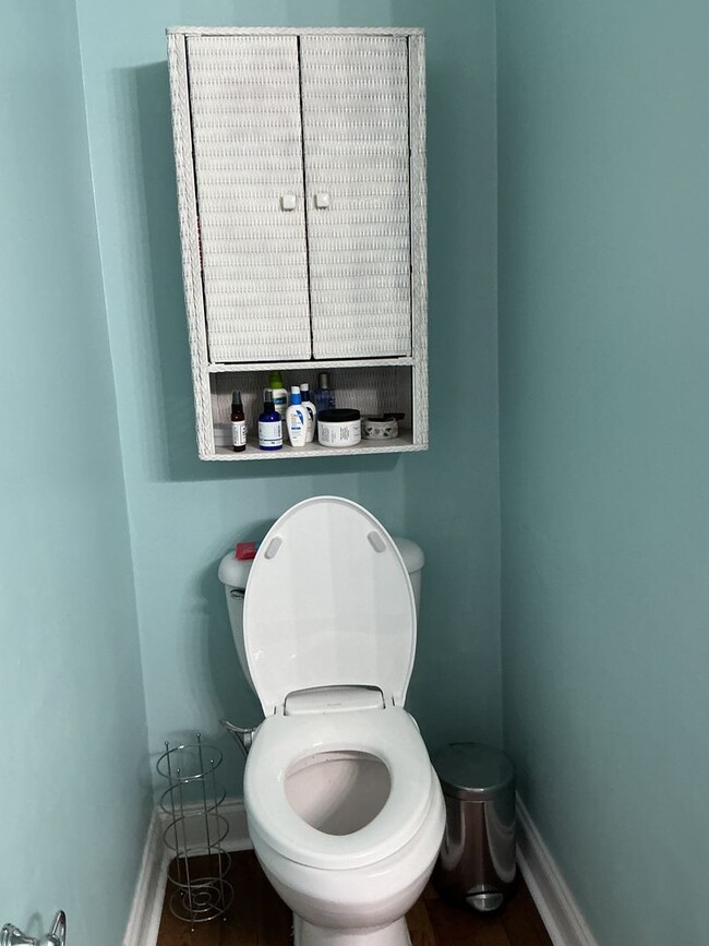 Building Photo - Convenience!!!!!