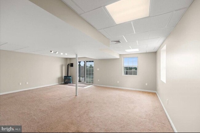Building Photo - 777 Oak Leaf Ln