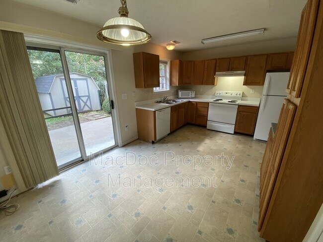 Building Photo - 9740 W Midland Way