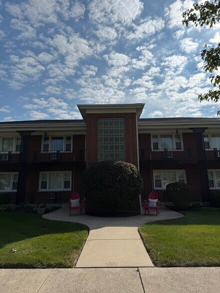 Building Photo - 1427 Homestead Rd