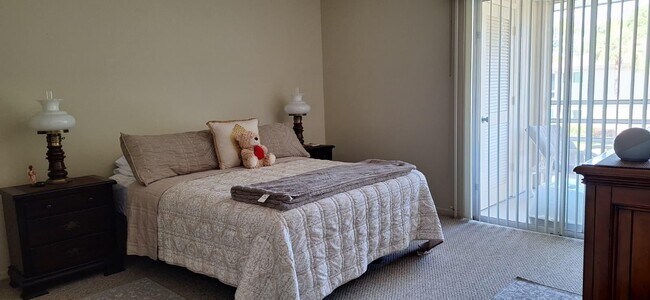 Building Photo - 7 Lake Vista Trail