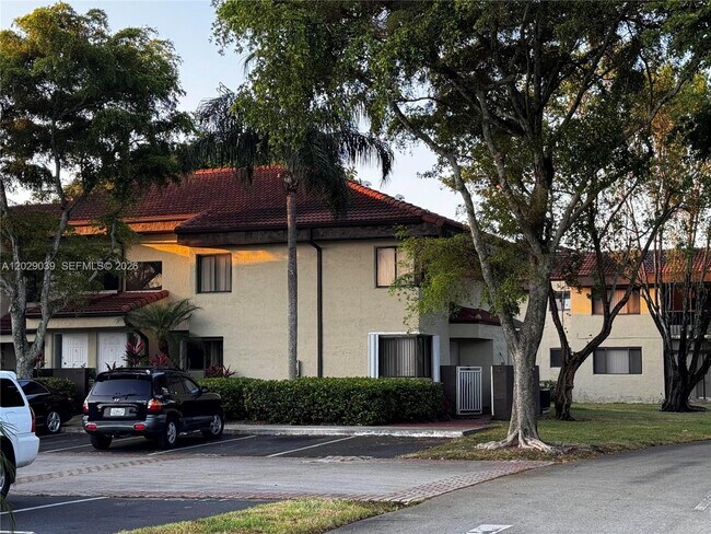 Building Photo - 9741 SW 138th Ave