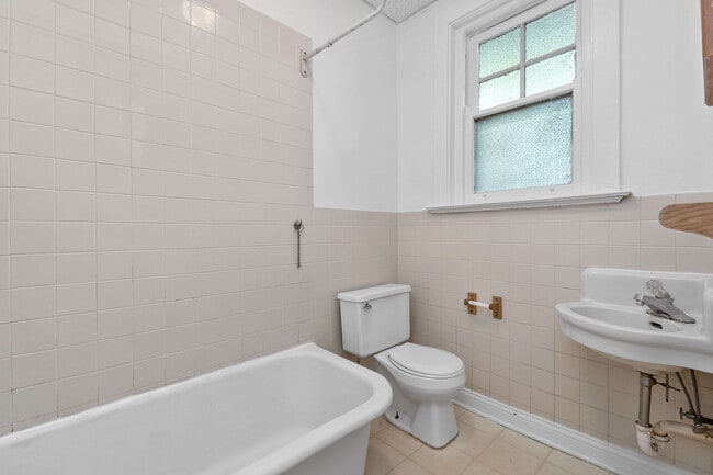 274 Senator, Unit 19 (8) - 274 Senator Place