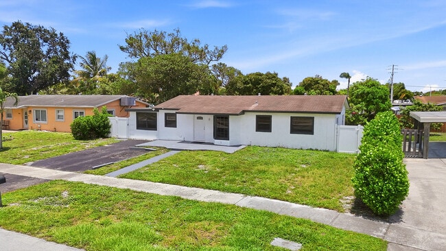 Building Photo - 1060 SW 5th Terrace