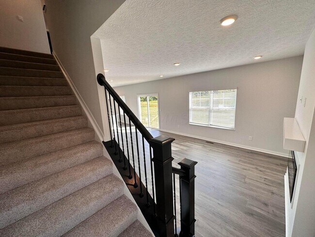 Building Photo - 199 Beaman Gates Dr SW