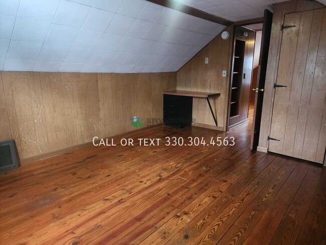 Building Photo - 1327 25th St NE