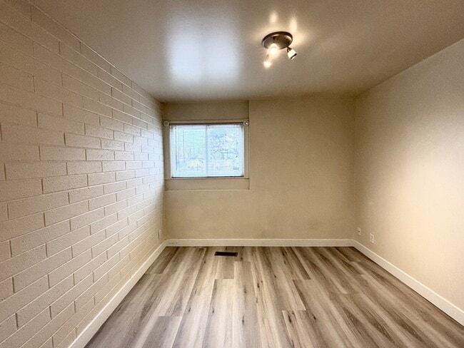 Building Photo - 3605 S 900 E