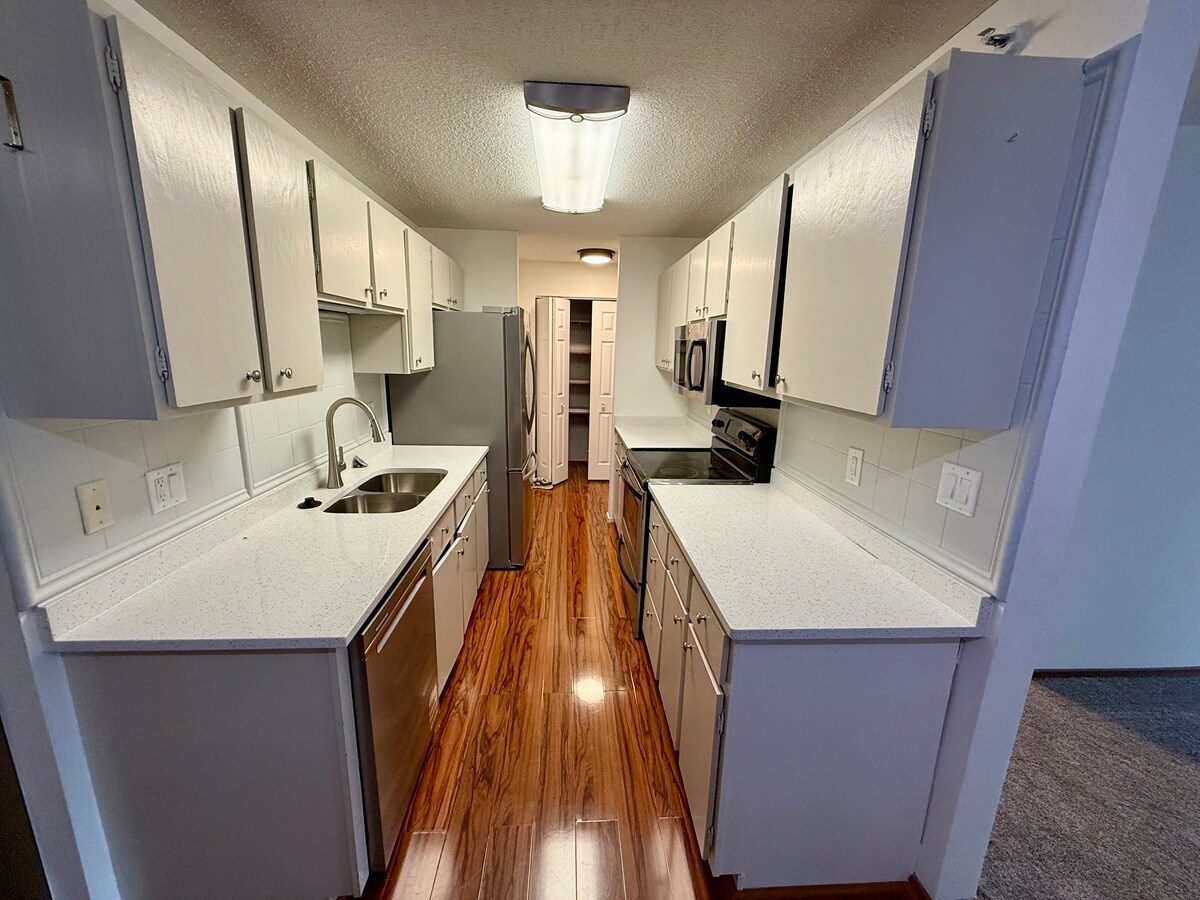 Building Photo - 121 Washington Ave S