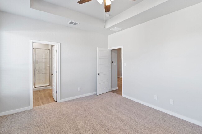 Building Photo - Beautiful Duplex Available In Emma Park!