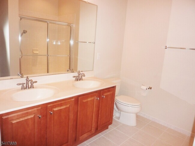 Building Photo - 2214 Ramapo Ct