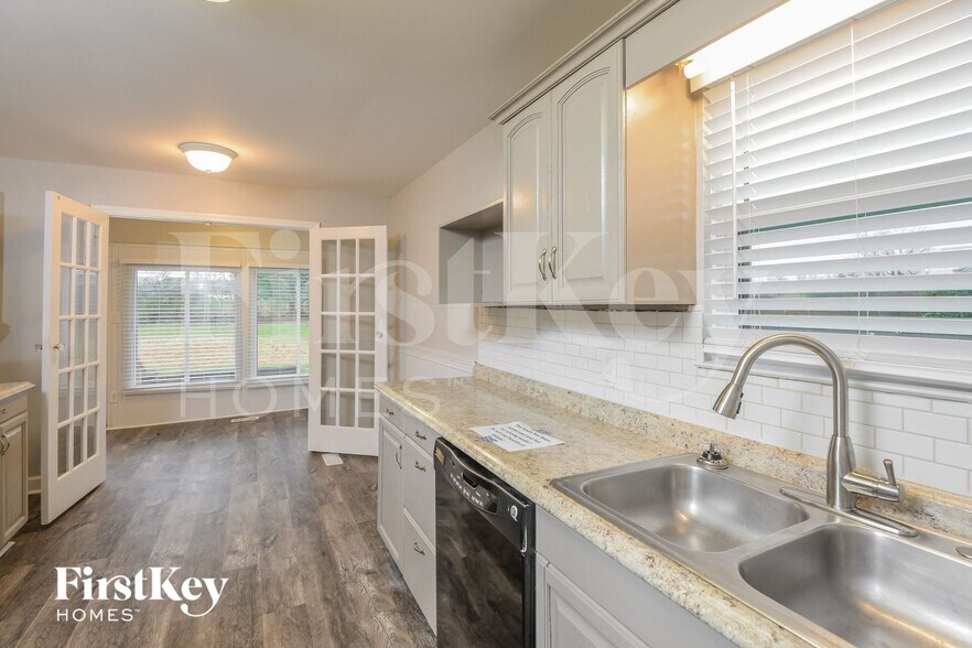 Building Photo - 109 Pinehurst Rd