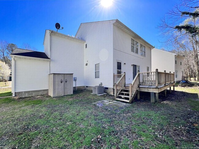 Building Photo - 120 Low Ridge Rd