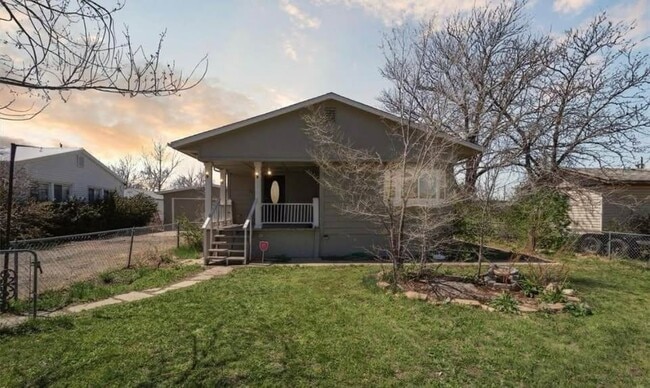 Building Photo - 575 2nd St