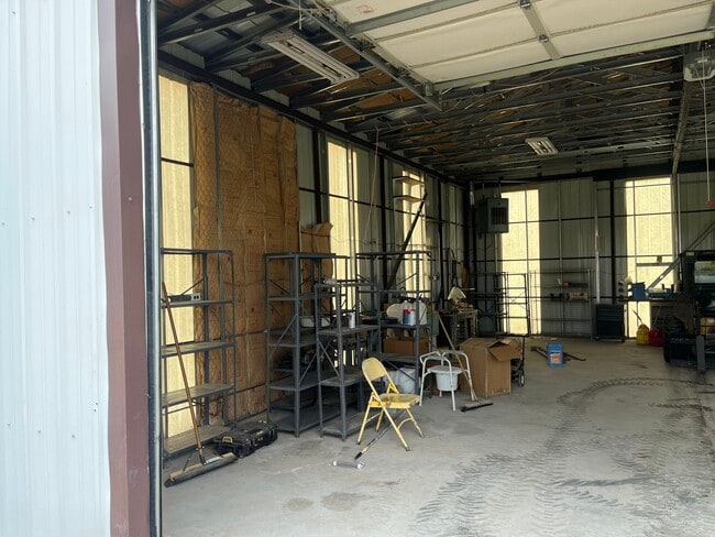 Building Photo - 1639 17 Mile Rd