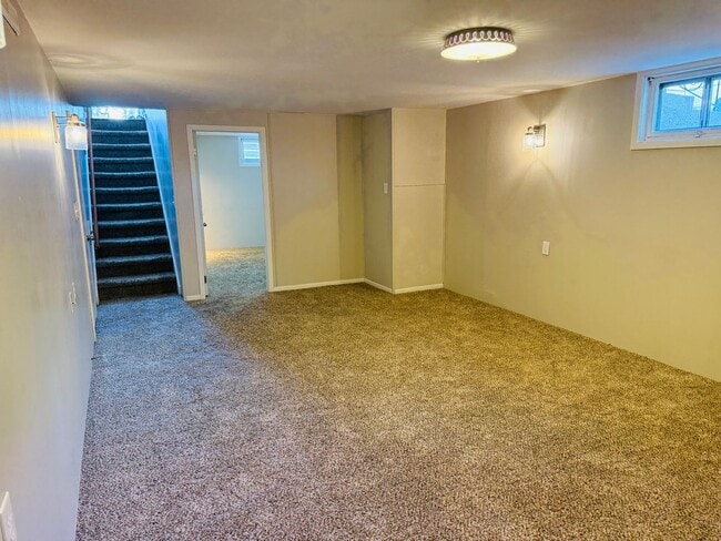 Building Photo - Dog Friendly 4 Bedroom - Billings West End